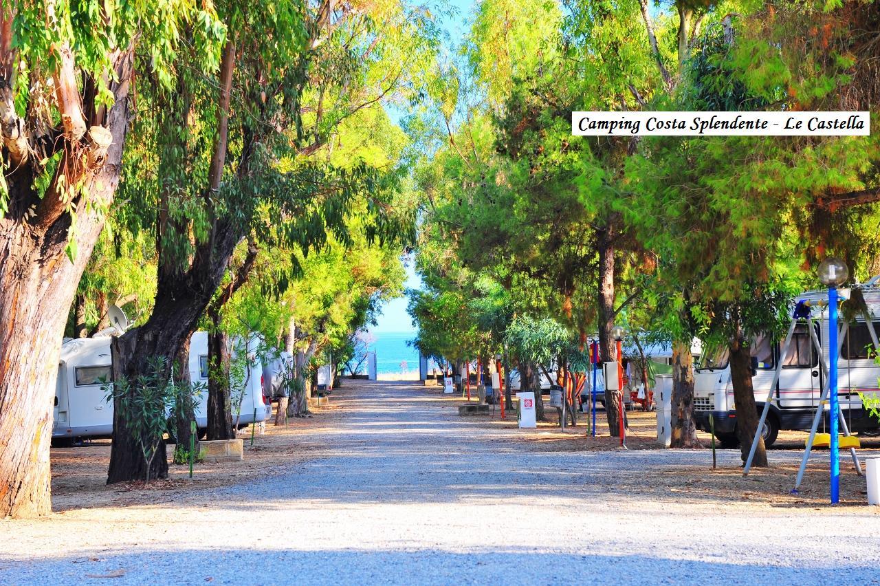 Отель Camping Costa Splendente Sul Mare Ле-Кастелла Экстерьер фото