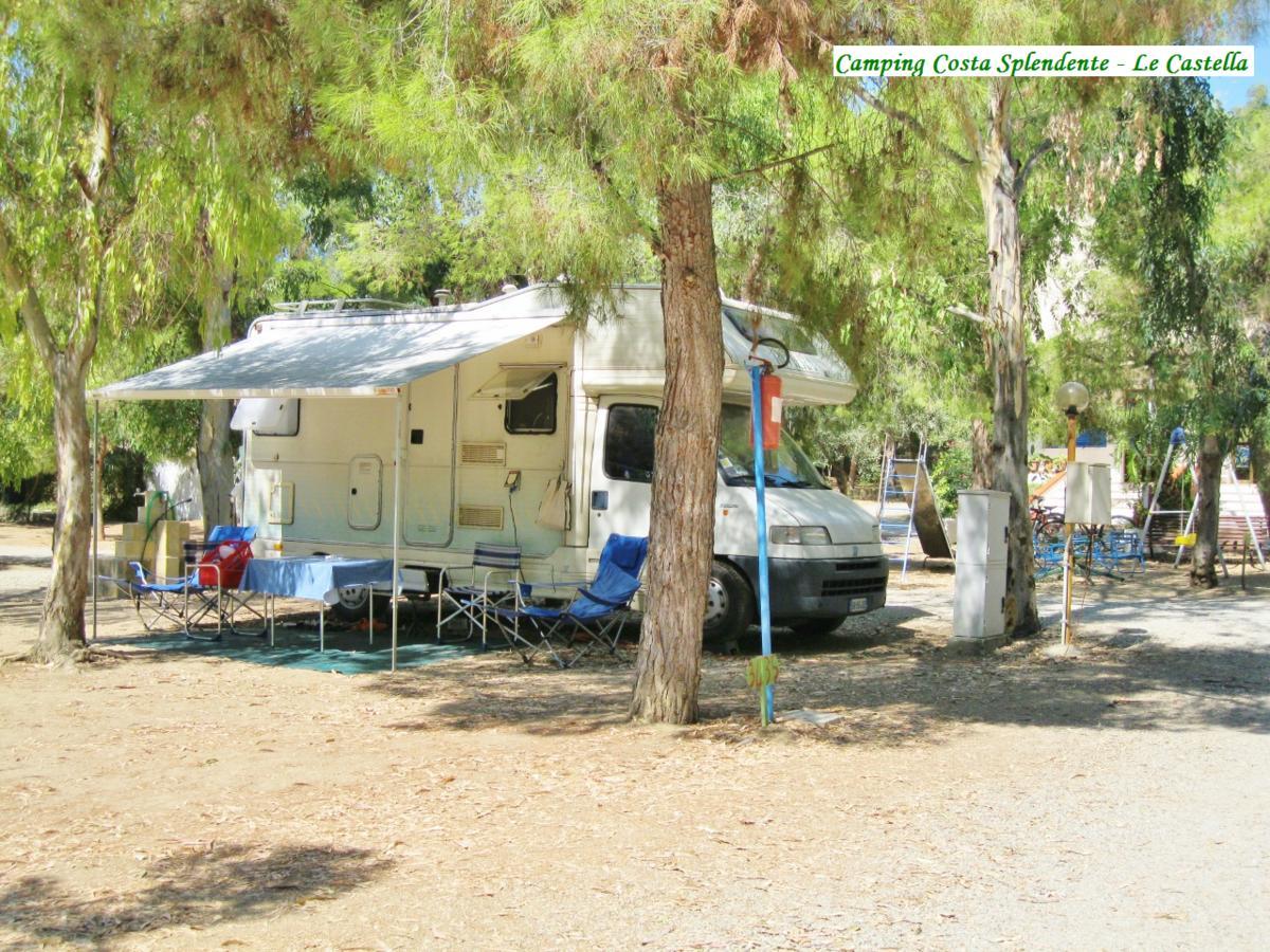 Отель Camping Costa Splendente Sul Mare Ле-Кастелла Экстерьер фото